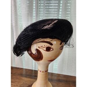 Vintage Women Hat Beret‎ Deauville 100% Wool Black Netting Veil Feather USA Made